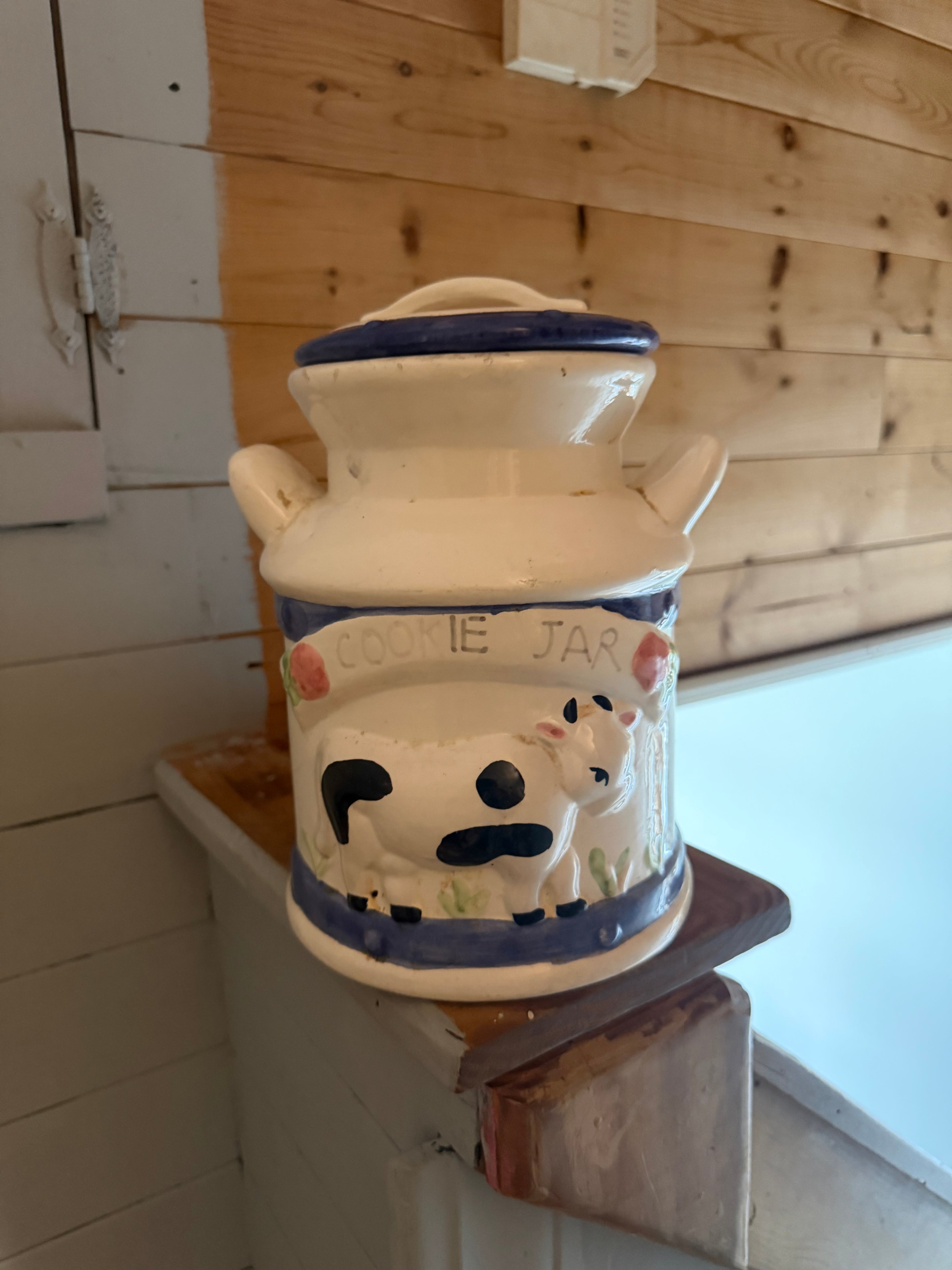 Vintage cookie jar