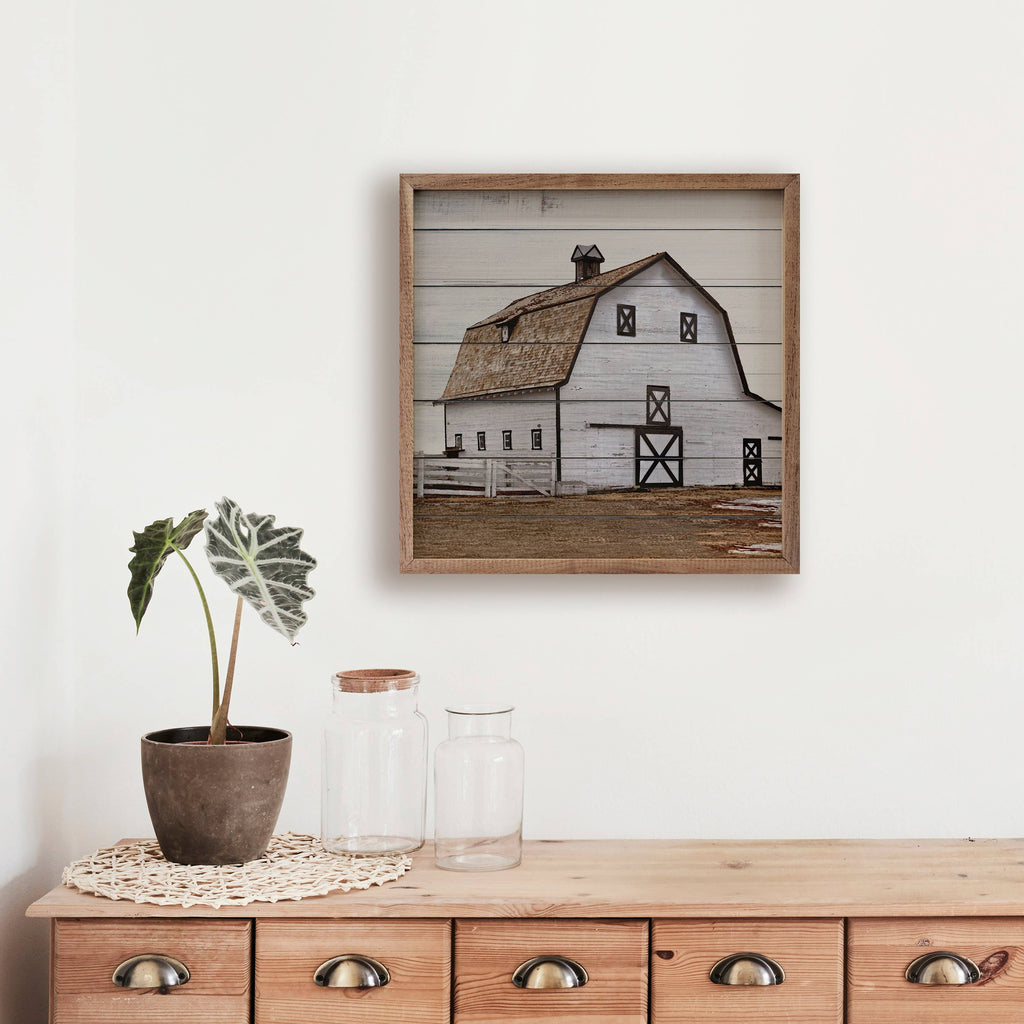 White Barn And Fence Decor