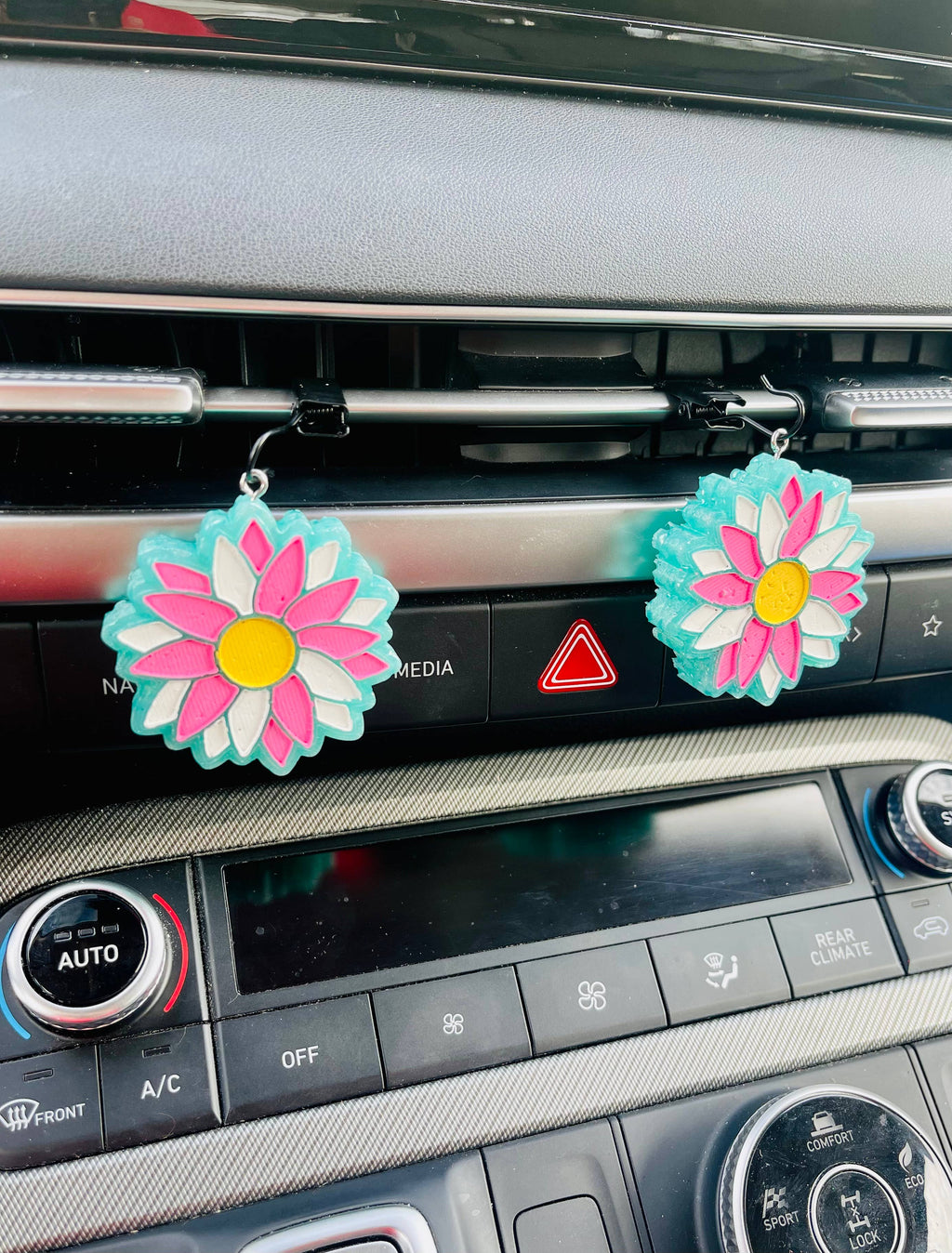 Daisy Flower VENT Clip Car Freshie (set of 2) 