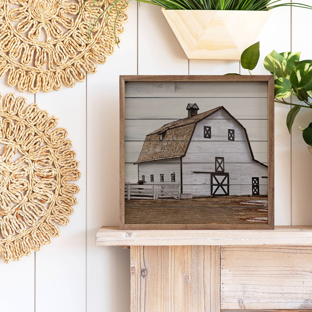 White Barn And Fence Decor