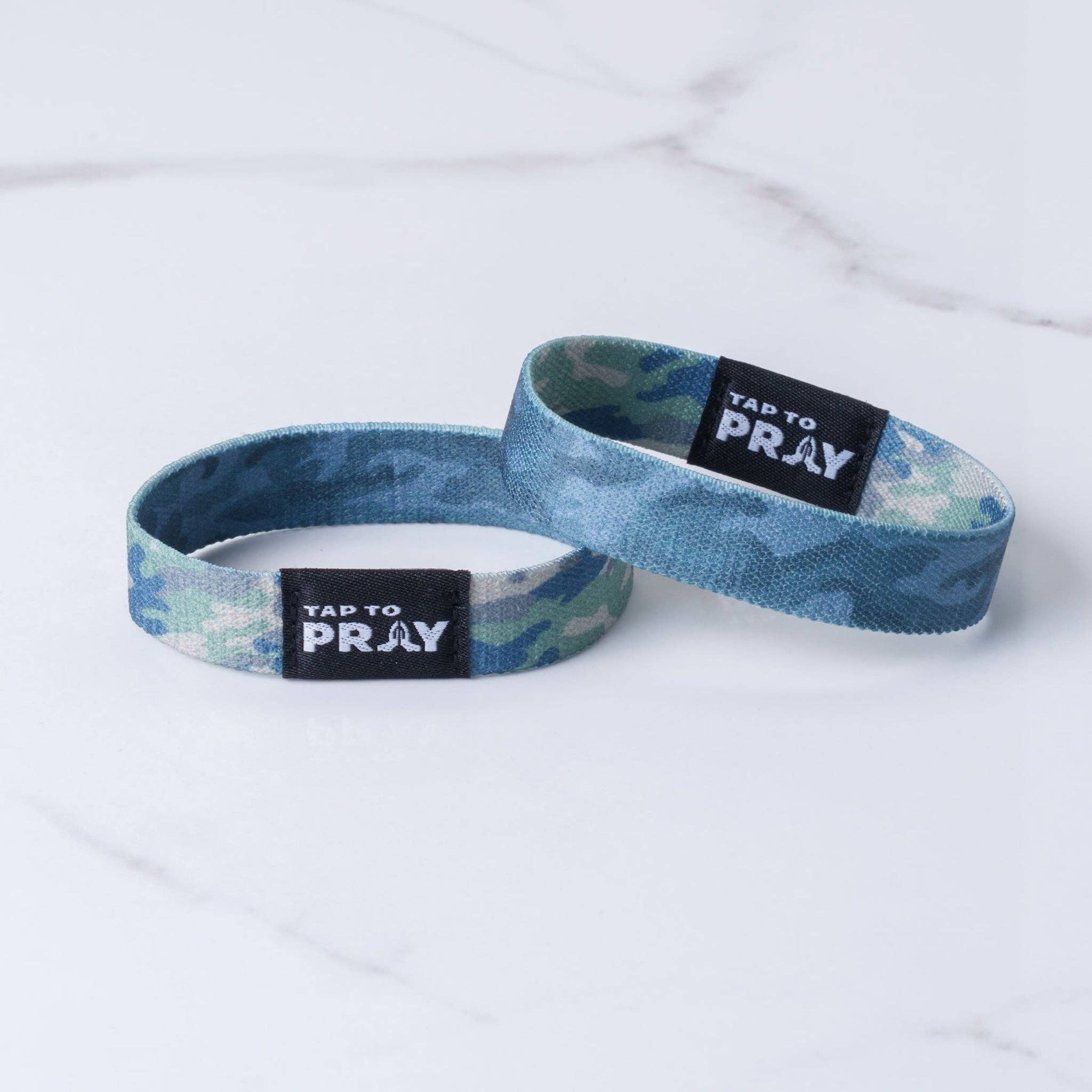 Tap To Pray® Wristband – Green & Charcoal Camo