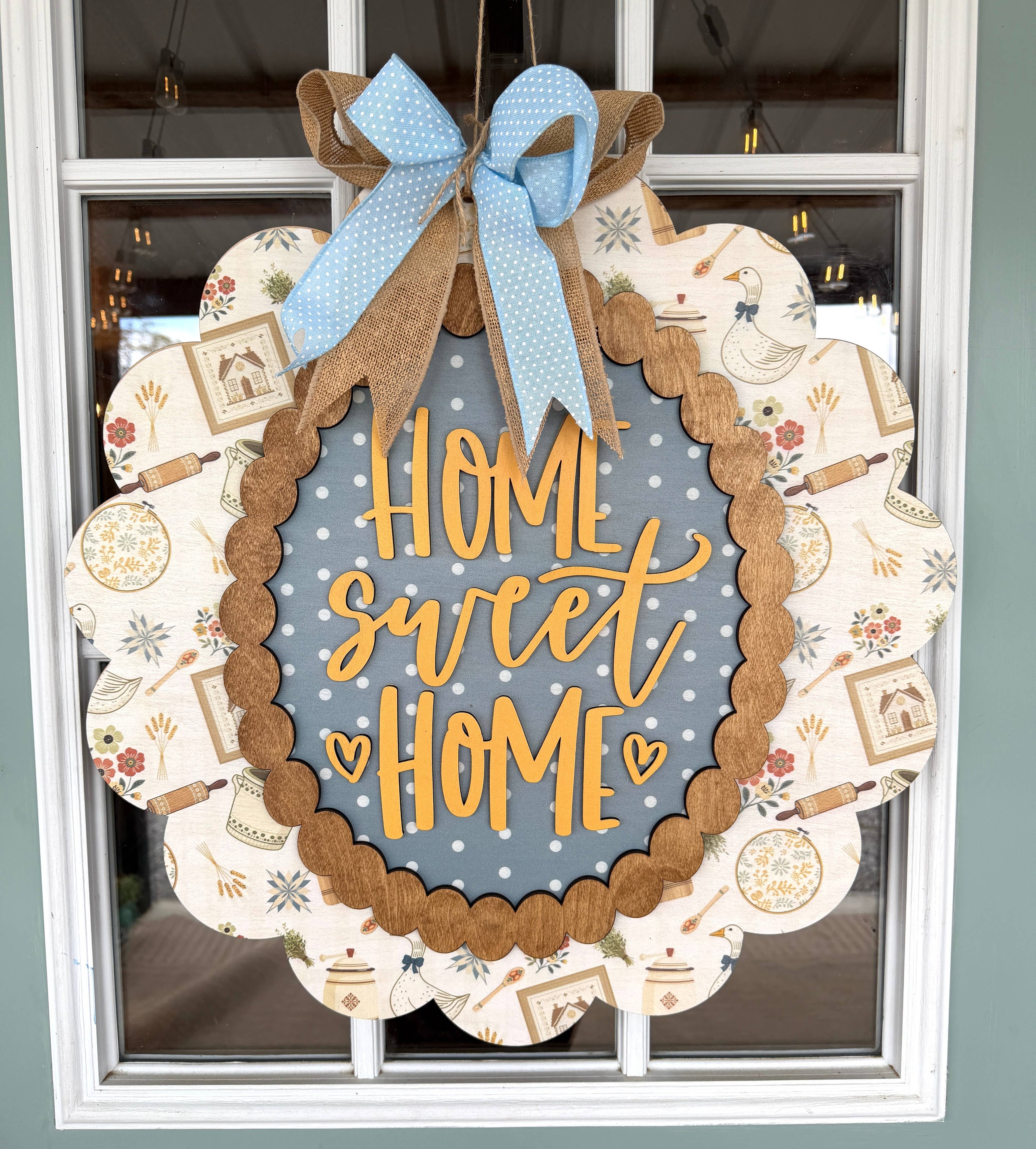 HOME SWEET HOME VINTAGE SCALLOPED SIGN : 21.65"