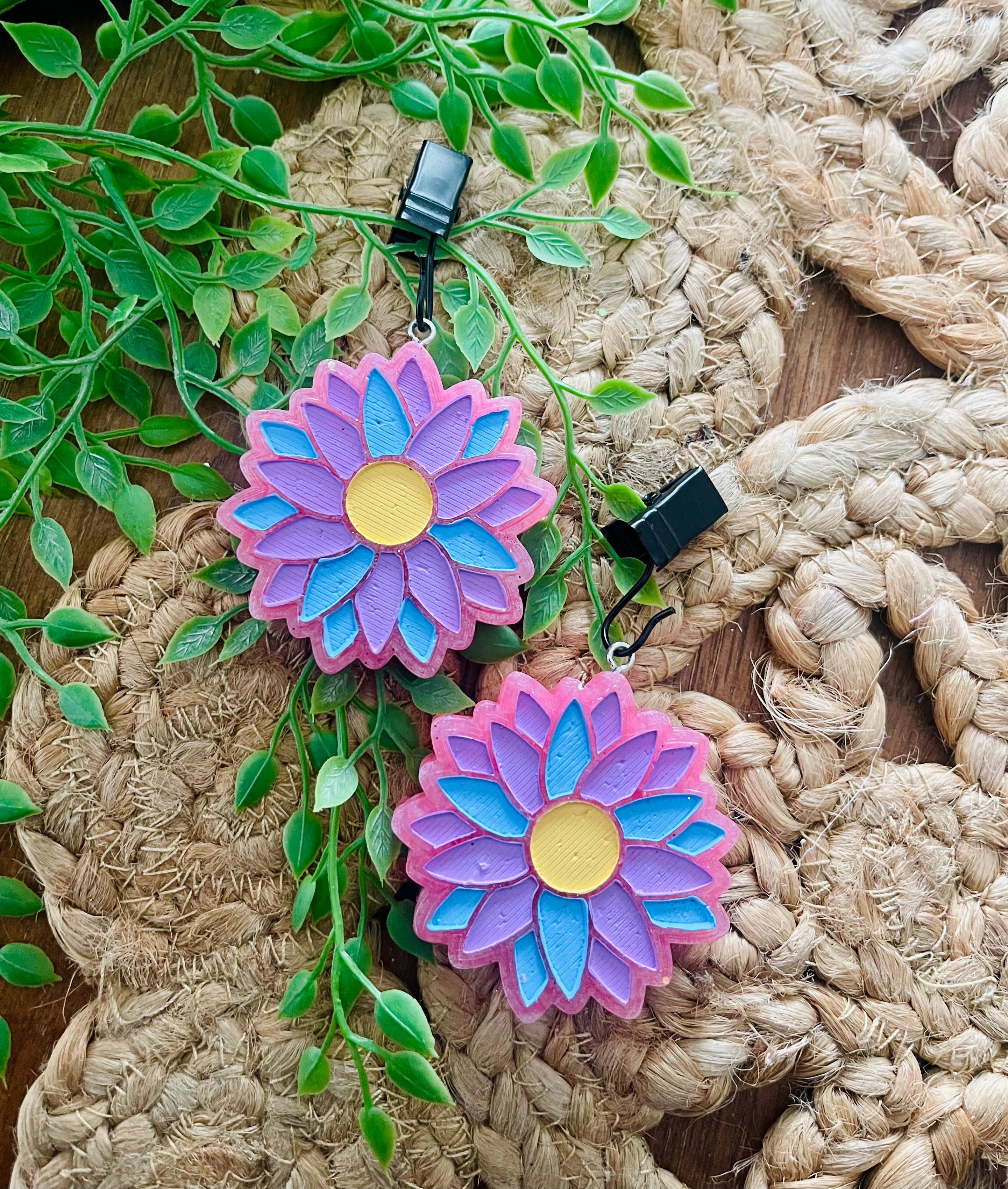 Daisy Flower VENT Clip Car Freshie (set of 2) 
