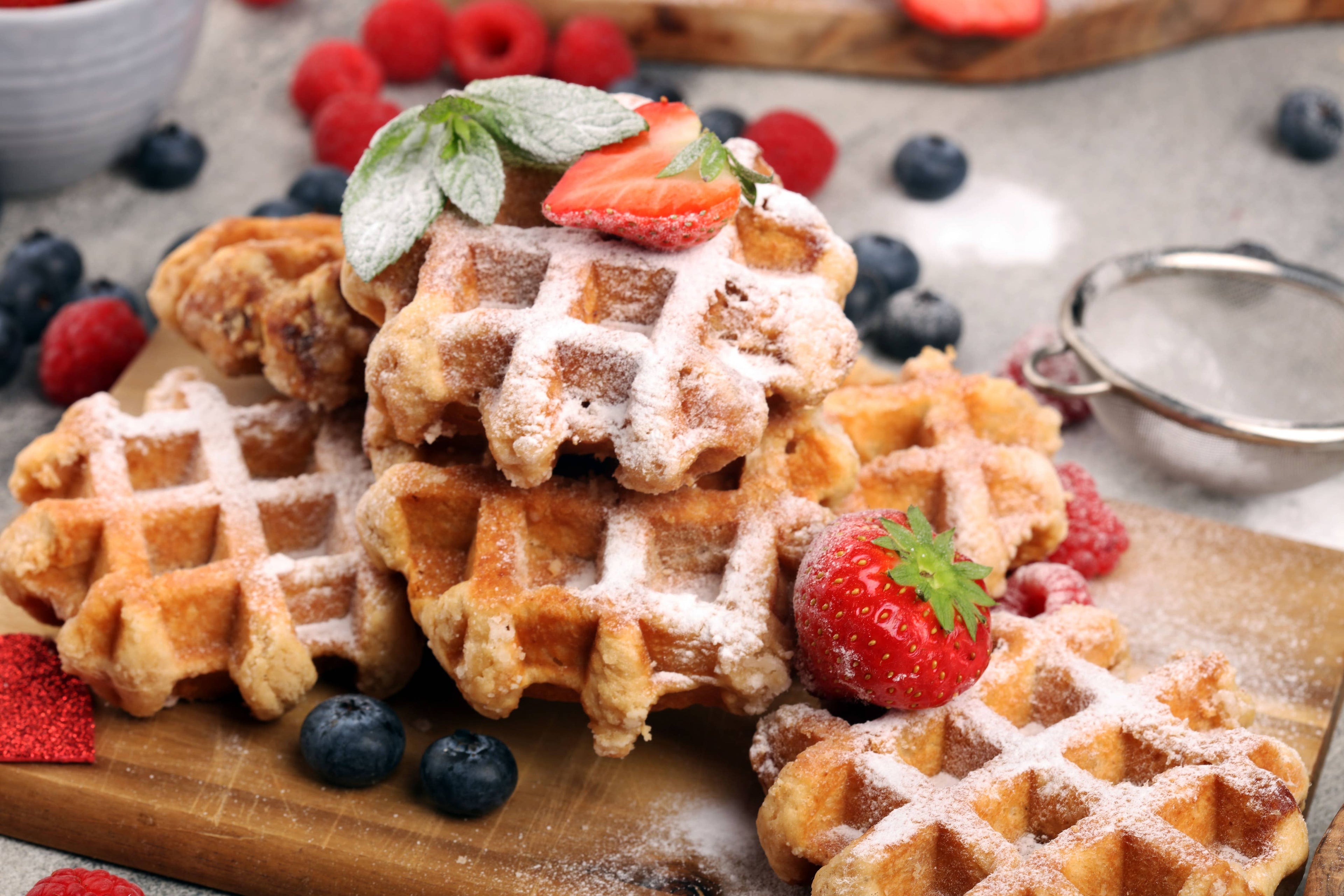 13 oz Mason Jar Candle: Wildberry Waffles