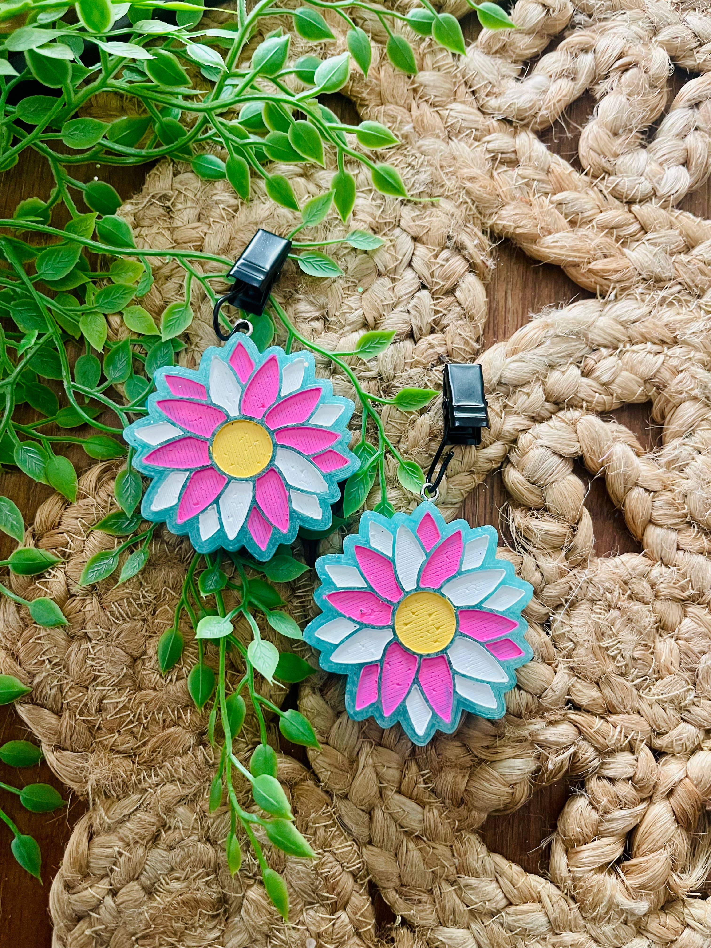 Daisy Flower VENT Clip Car Freshie (set of 2) 